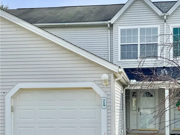 719 Goldleaf Ct, Streetsboro, OH 44241