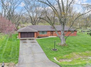906 Grove Hill Dr, Dayton, OH 45434