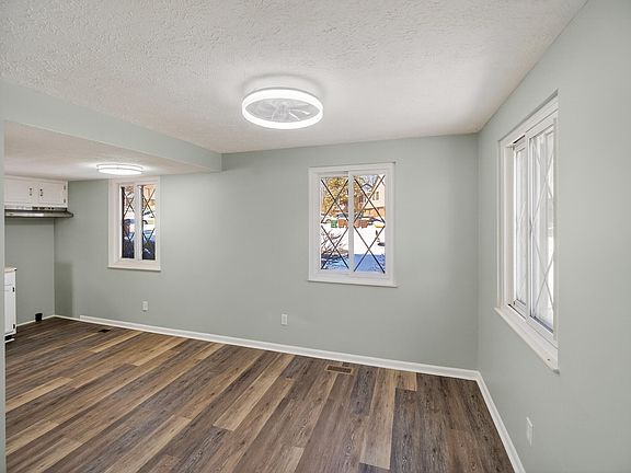 3rd image of 4312 Cobblewood Ct