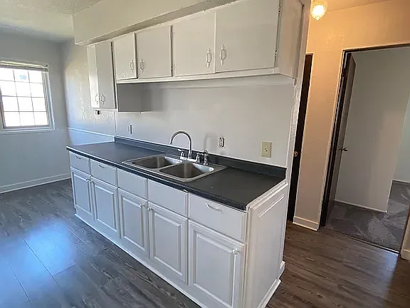 646 22nd Ave NE #5 — Photo 1