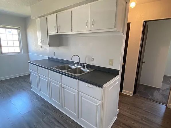 646 22nd Ave NE APT 5