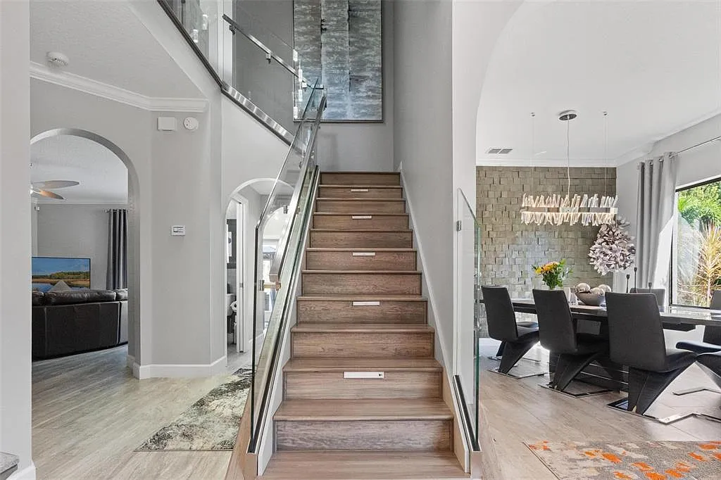 3 bed, 2.5 bath, 2304 sqft, $4,200 — Photo 3