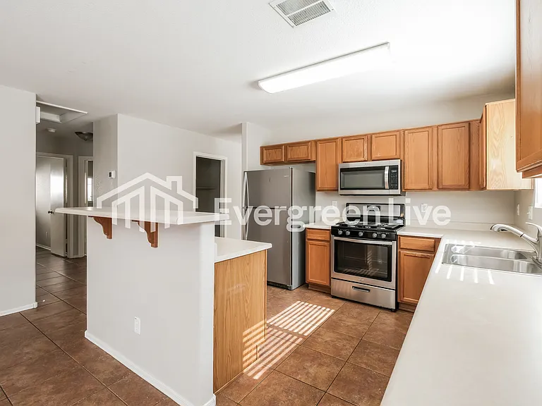 8053 W Caron Dr — Photo 7