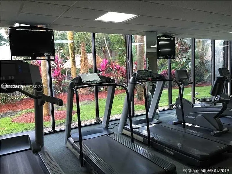 540 Brickell Key Dr #913 — Photo 21