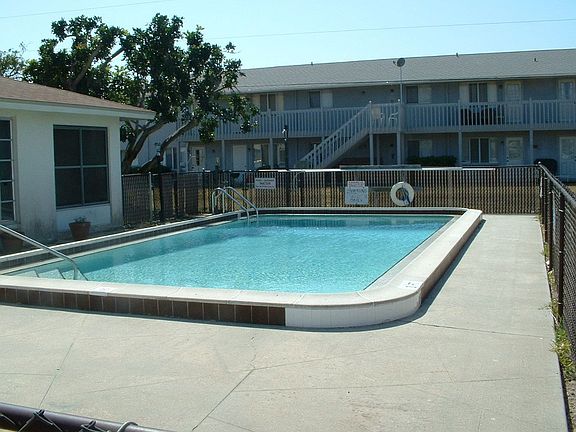 3rd image of 4616 Skyline Blvd APT 101