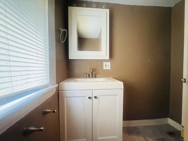 1056 E 99 ST. Cleveland, OH 44108 — Photo 12