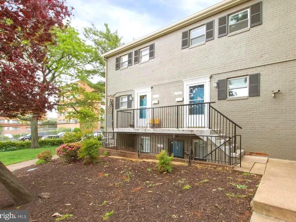 5902 Mayflower Ct, Alexandria, VA 22312