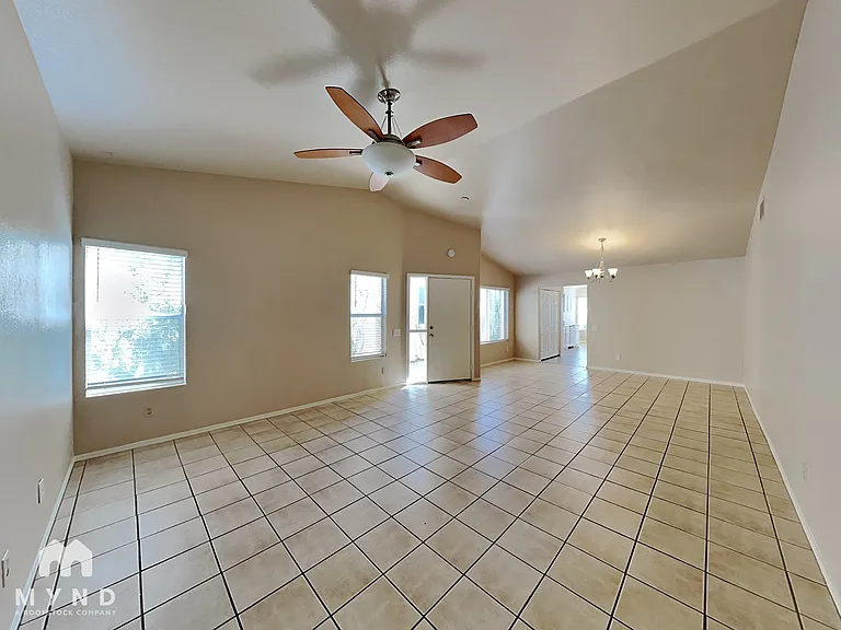 3018 W Laquila Aerie — Photo 3