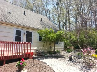 123 Juniper Ridge Dr, Waterbury, CT 06708