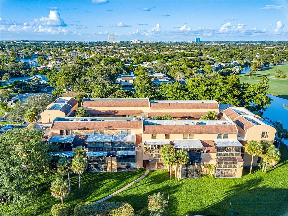 1st image of 450 Commodore Drive #307