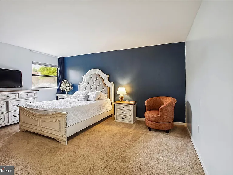 21 Silverwood Cir #4 — Photo 7