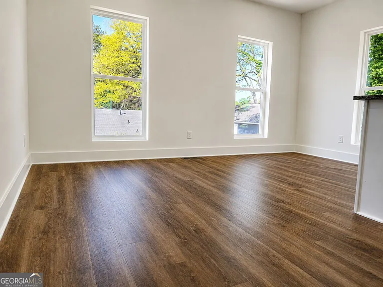 1351 Brewster St #3 — Photo 3