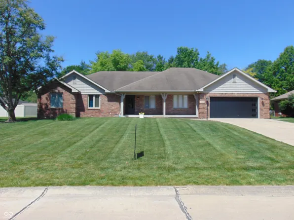 1440 Paris Dr, Franklin, IN 46131