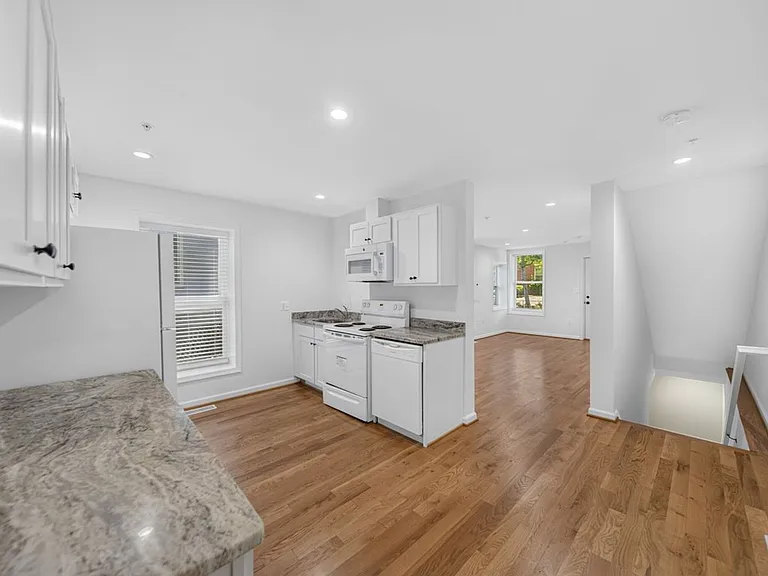 3214 Dubois Pl SE #1 — Photo 6