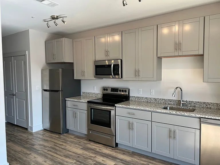 Brookview Commons West — Photo 18