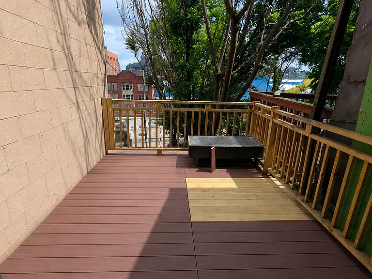 407 E Carson St — Photo 8