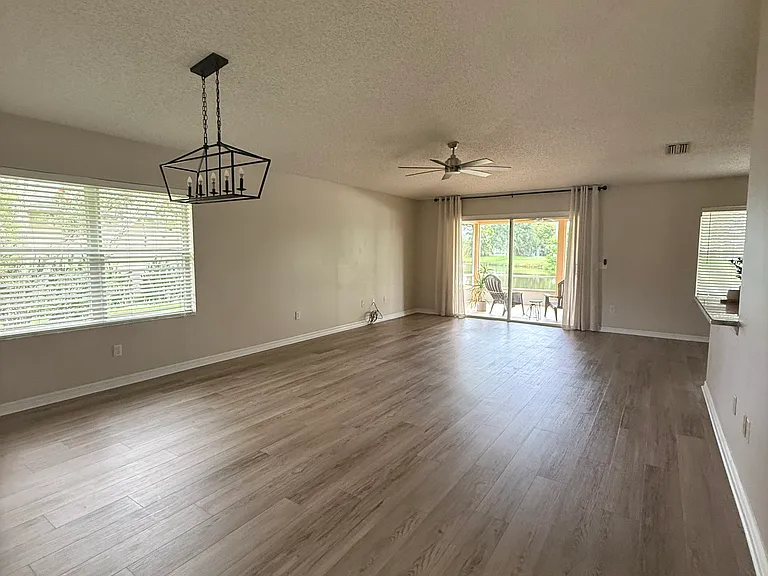 1744 Arash Cir — Photo 5