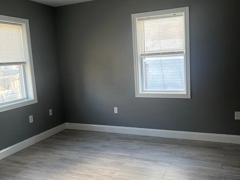 121 Flower Ave E #B — Photo 8