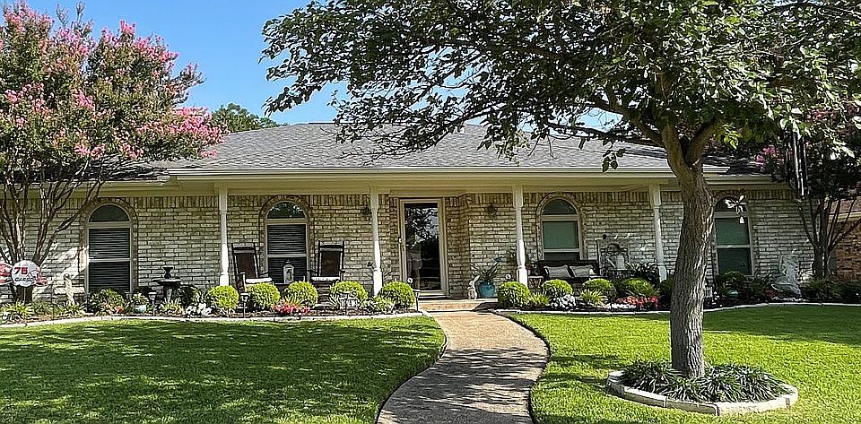 1st image of 2743 N Cypress Cir