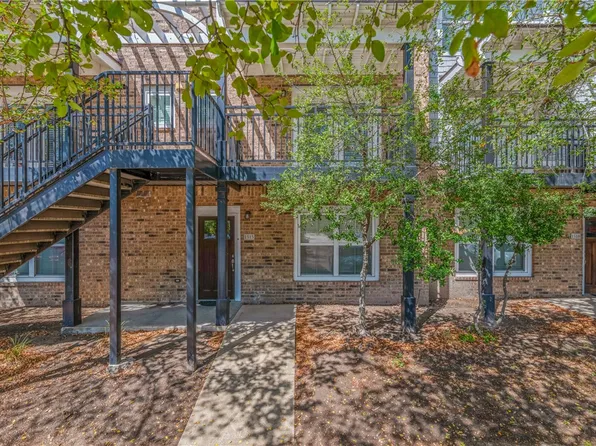 1725 Harvey Mitchell Pkwy S, College Station, TX