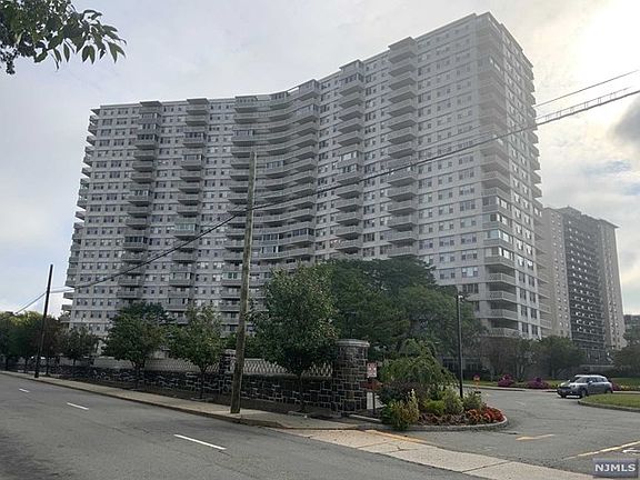 2nd image of 2100 Linwood Ave APT 14N
