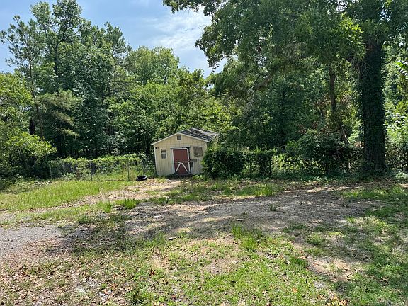 4th image of 451 Randall Rd
