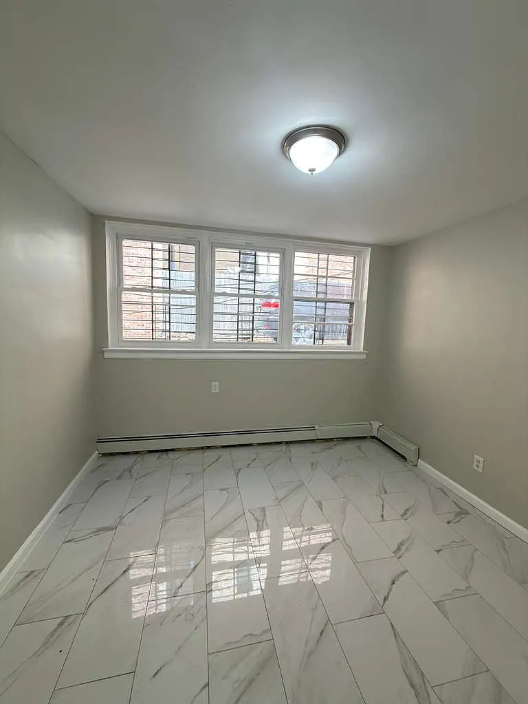 Building Photo - 48 Carteret St #A