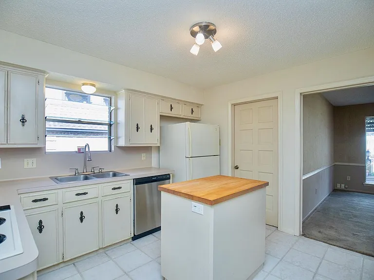 3903 Kiamesha Dr — Photo 4