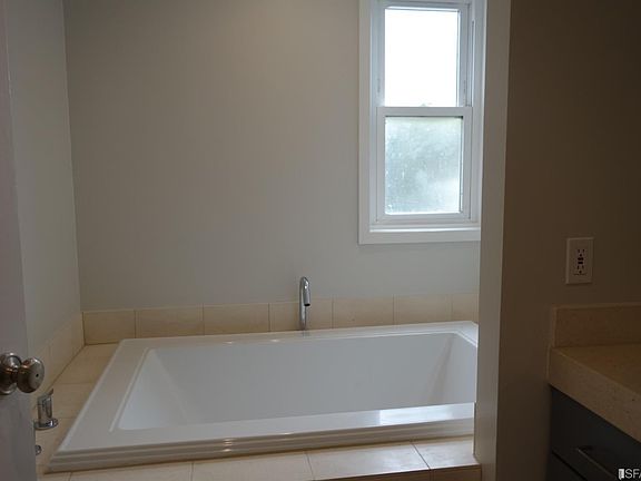 4th image of 72 Cragmont Ave