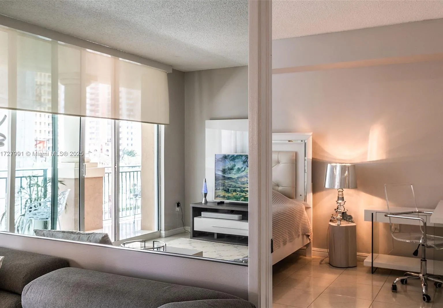 King David Of Sunny Isles — Photo 1