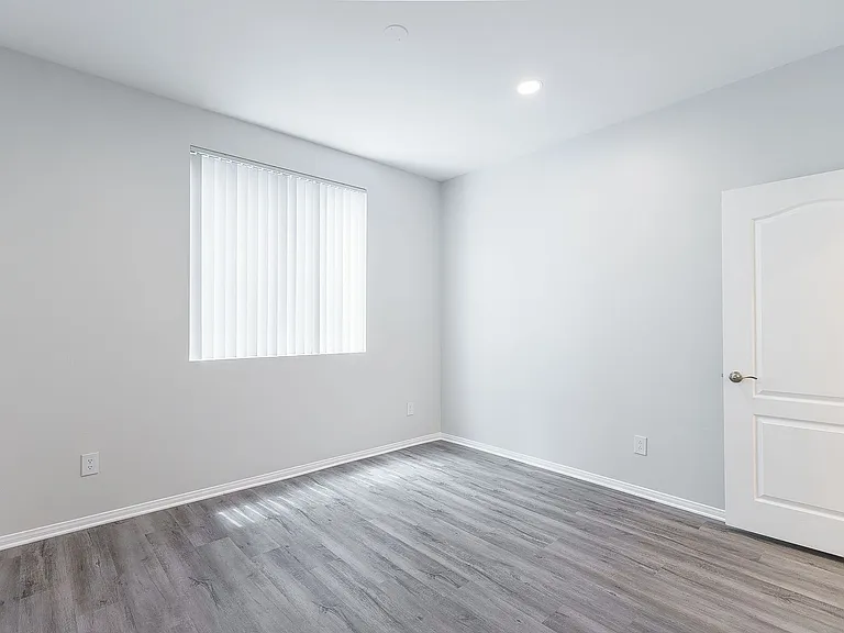 7057 Lanewood Ave — Photo 49