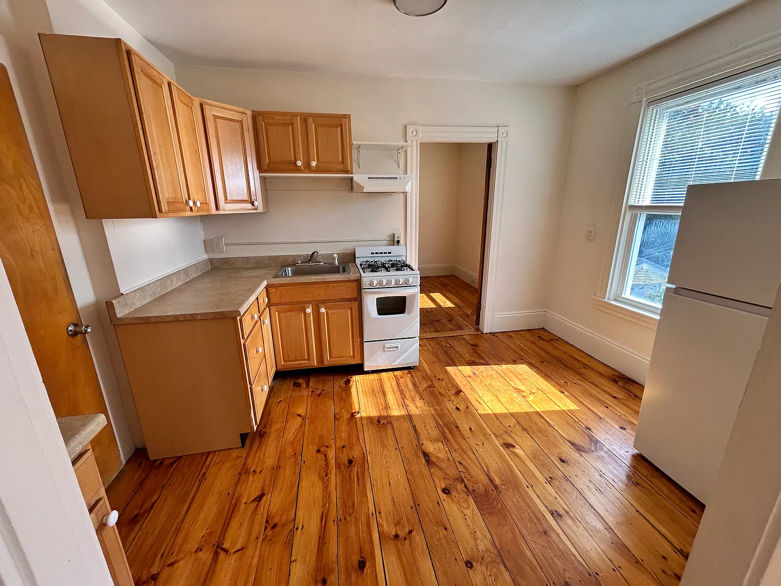 1 bed, $1,600 — Photo 3