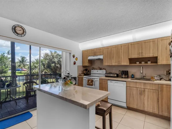17000 NW 67th Ave APT 126, Hialeah, FL 33015