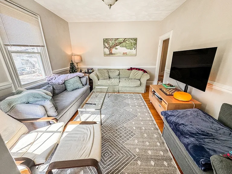 68 Pleasant St #2 — Photo 4