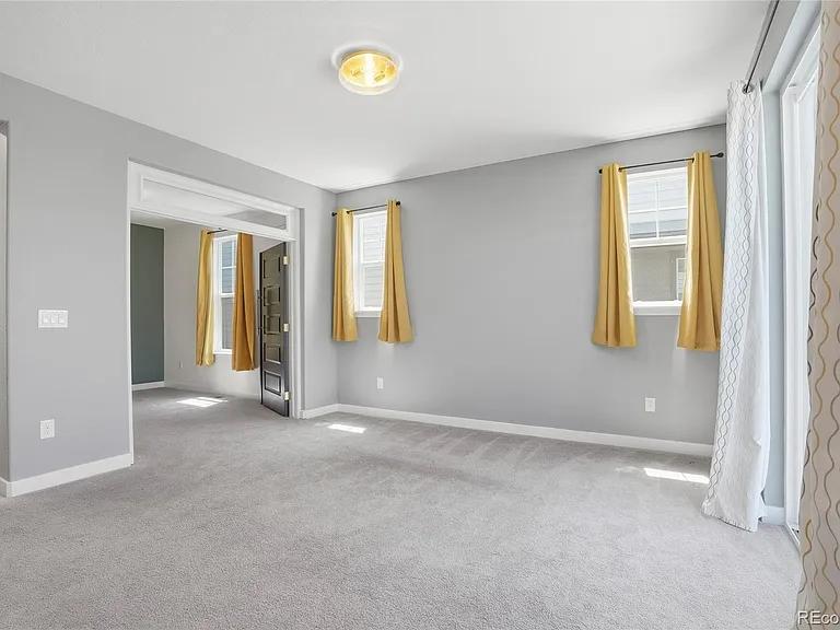 901 Sandstone Cir — Photo 21