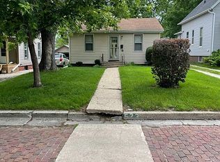 523 Phillips St, Galesburg, IL 61401