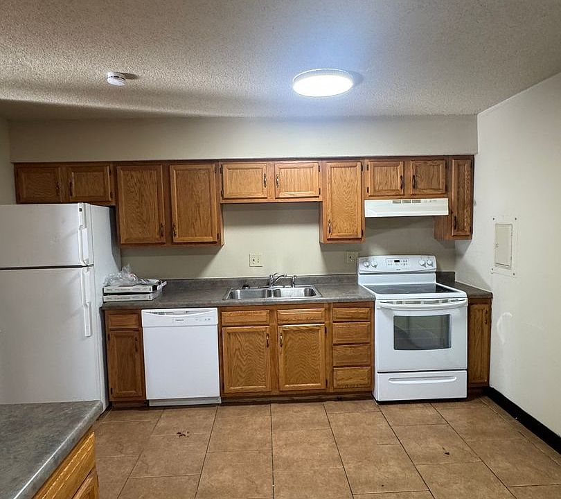 1st image of 4521-4533 W Bellview Dr #4525