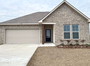108 Bejeweled Ave, Youngsville, LA 70592
