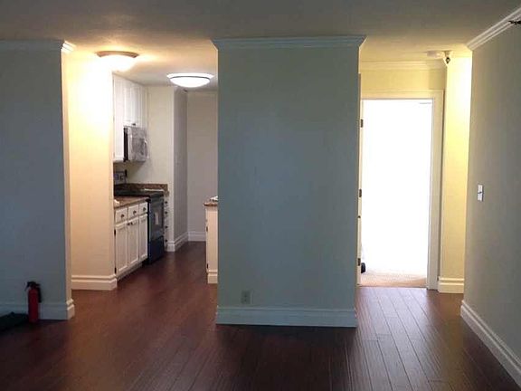 4th image of 240 N Bayshore Blvd APT 201