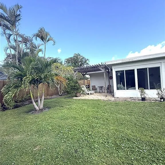 590 NE Lima Vias — Photo 34