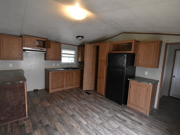 3rd image of 1504 N Winfree St Trailer 26
