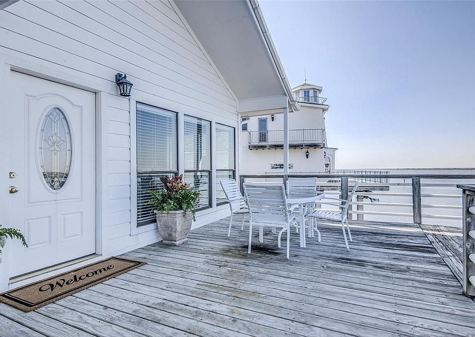 1st image of 345 Admiral Cir