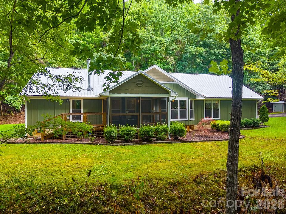 1st image of 544 Stonehaven Dr