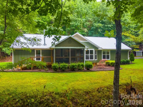 544 Stonehaven Dr, Cullowhee, NC 28723