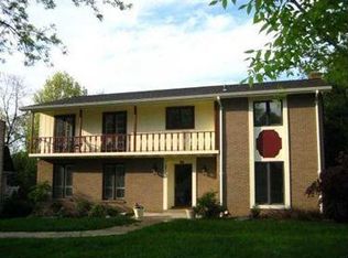 832 Ridgefield Ave, Pittsburgh, PA 15216