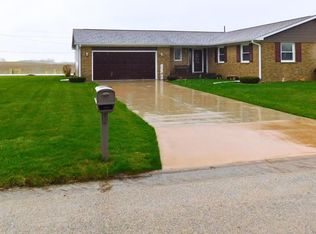 100 N 1st Ave, Colona, IL