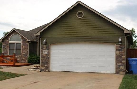 5th image of 110 Willis Dr