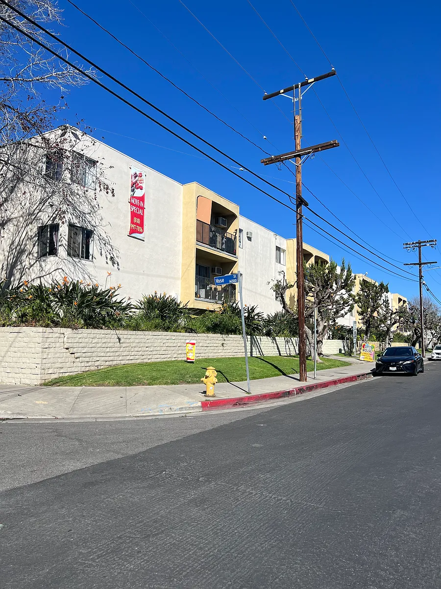 Building Photo - Lennox Lanai Apartments