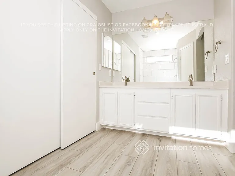 5332 Acacia Grove St — Photo 10