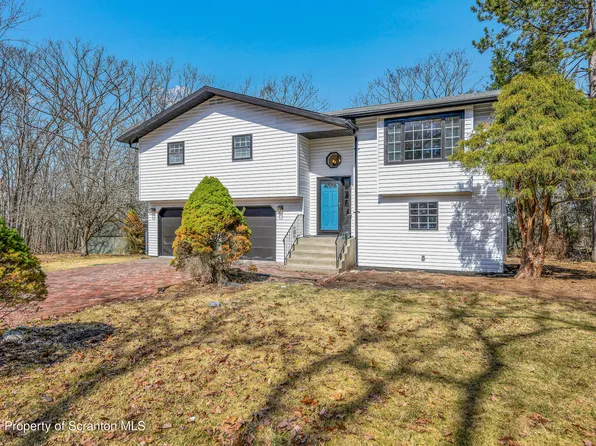 340 Mountain Oaks Dr, Laurel Run, PA 18706